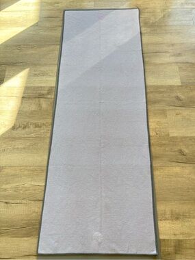 Manduka Yogitoes towel